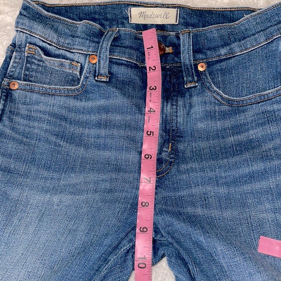 MADEWELL 9" Mid-Rise Skinny Jeans in York Wash Rip and Repair Edition Size 25. - Picture 15 of 16